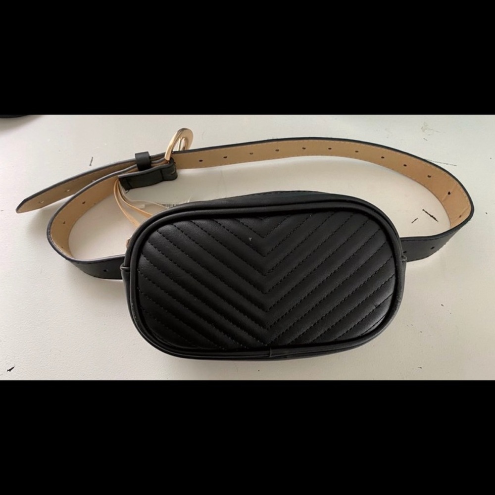Black fanny pack